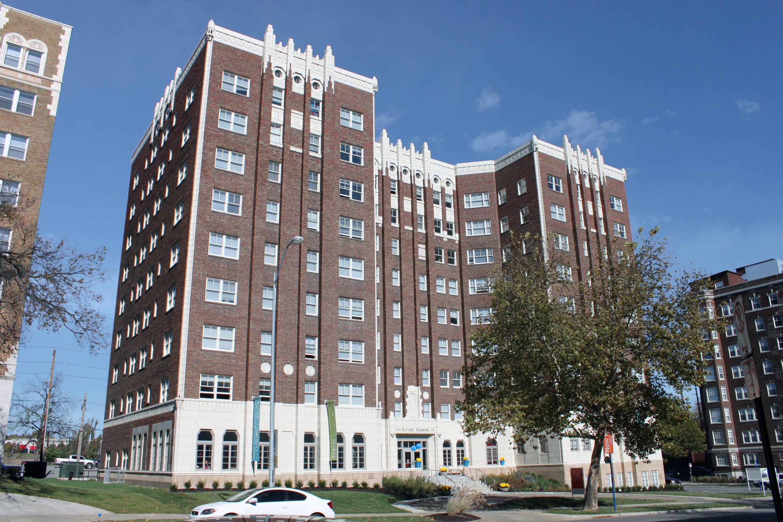 Armour Boulevard Apartment Buildings | STRATA